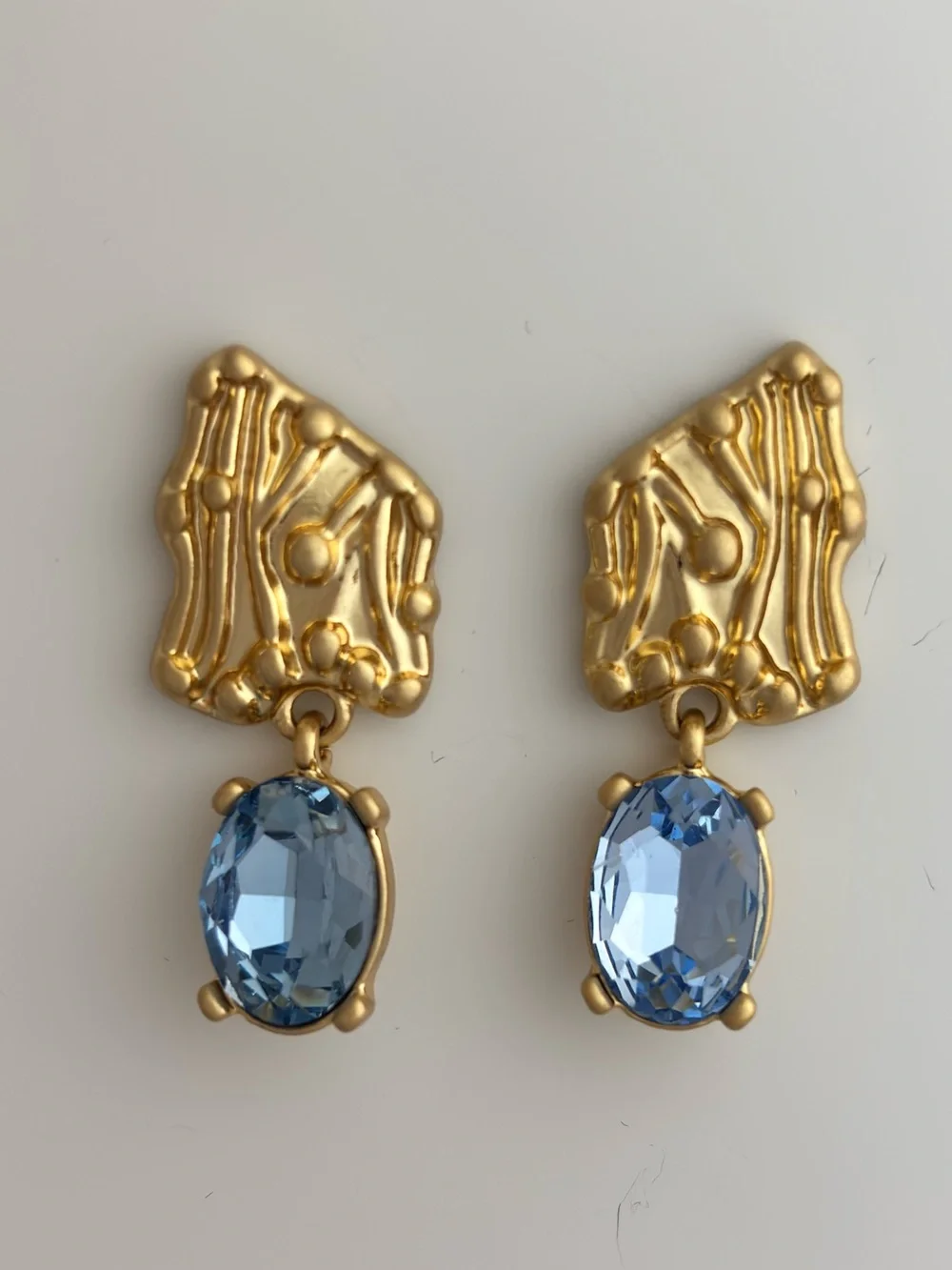 OSCAR DE LA RENTA • Enoki Shield Crystal Drop Earrings  In Baby Blue